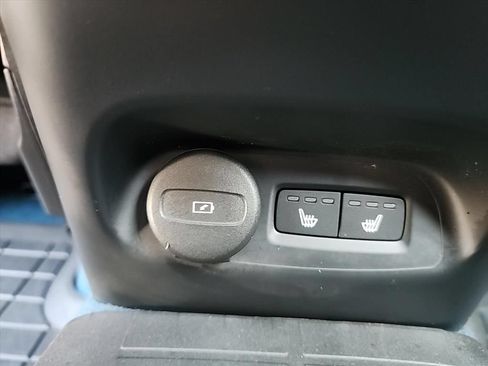 Certified 2024 Volvo XC40 Recharge Ultimate w/ Protection Package Premier AWD/4WD image 29