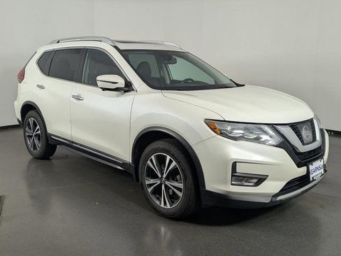 Used 2017 Nissan Rogue SL w/ SL Premium Package image 2
