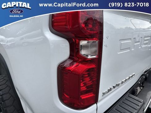 Used 2021 Chevrolet Silverado 2500 LT w/ Fleet Comfort Package AWD/4WD image 15