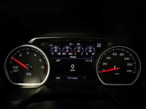 Used 2021 Chevrolet Tahoe Z71 w/ Z71 Off-Road Package AWD/4WD image 18