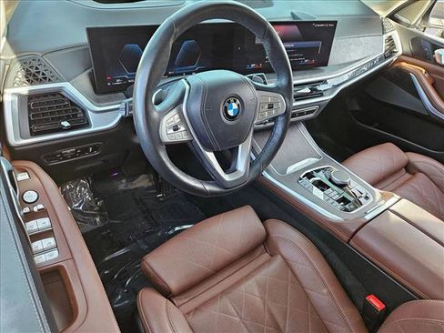 Used 2023 BMW X7 xDrive40i w/ Premium Package image 10
