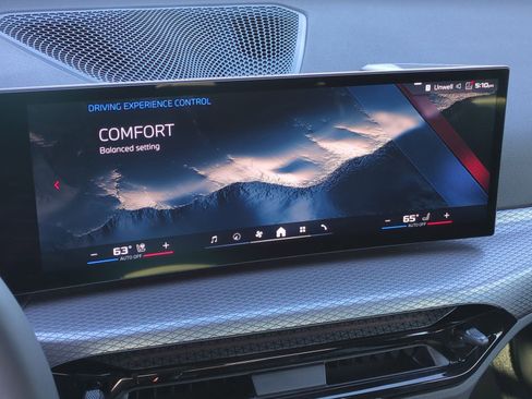 Used 2025 BMW M340i RWD image 24