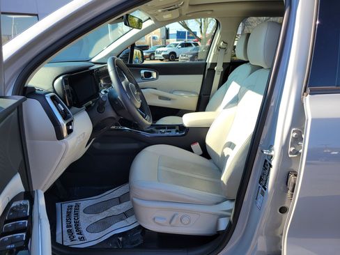 Used 2023 Kia Sorento SX image 16