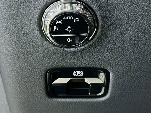 Used 2026 Mercedes-Benz GLC 300 image 10