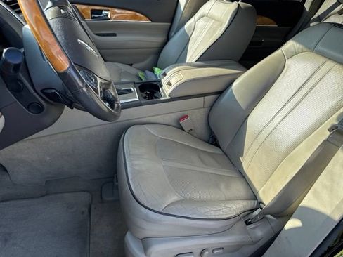 Used 2013 Lincoln MKX FWD image 8