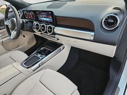 Used 2026 Mercedes-Benz GLB 250 image 20