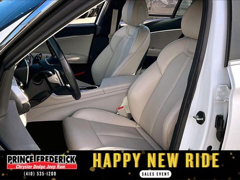 Used 2023 Genesis G70 2.0T image 19