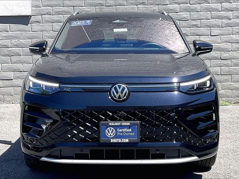 Certified 2025 Volkswagen Tiguan SEL R-Line AWD/4WD image 2