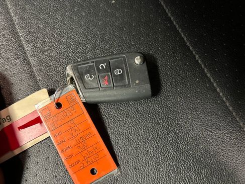 Used 2019 Volkswagen Tiguan SE image 36