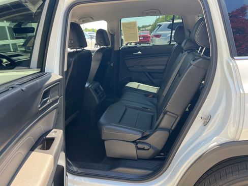 Certified 2022 Volkswagen Atlas SE FWD image 31