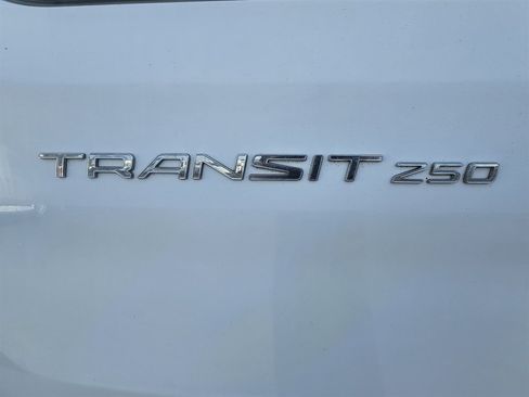 Used 2016 Ford Transit 250 130 Low Roof RWD image 18
