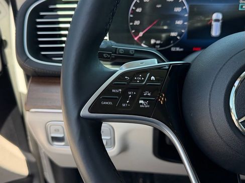 Used 2025 Mercedes-Benz GLS 450 4MATIC image 24