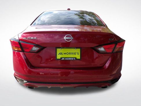 Used 2024 Nissan Altima 2.5 SV w/ SV Premium Package FWD image 5