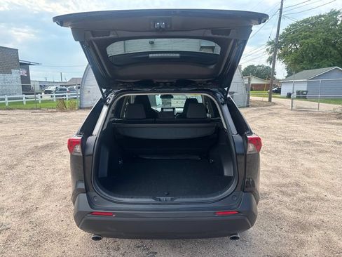 Used 2025 Toyota RAV4 XLE AWD/4WD image 10