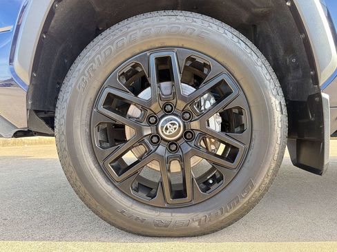 Used 2025 Toyota Tundra Limited image 10