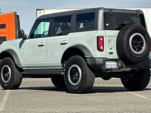 Certified 2022 Ford Bronco Outer Banks w/ Sasquatch Package AWD/4WD image 5