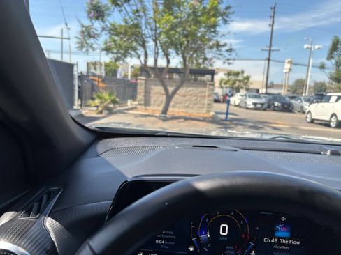 Used 2025 Chevrolet Equinox LT FWD image 35