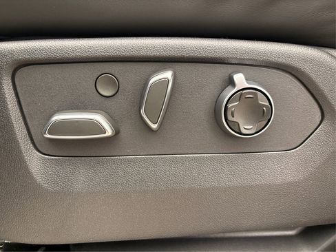 New 2025 Cadillac Escalade ESV Sport Platinum image 32