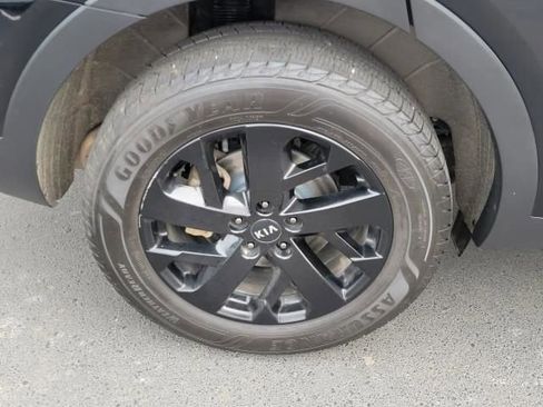 Used 2021 Kia Sorento S w/ Panoramic Sunroof Package image 9