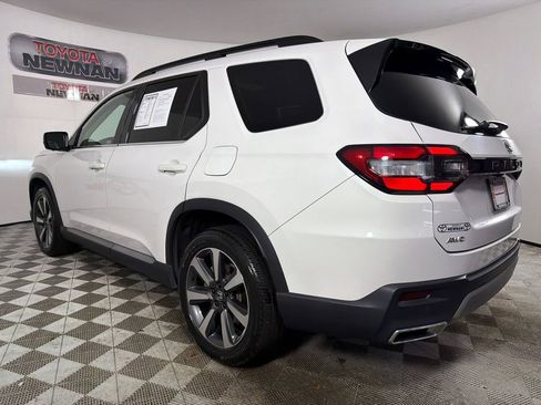 Used 2023 Honda Pilot Elite image 7