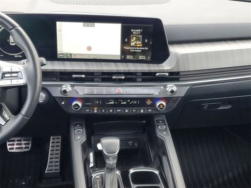 Used 2025 Kia Telluride SX w/ SX Captain's Chair Package image 26