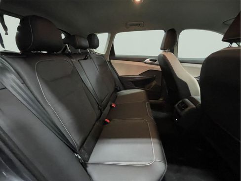 Used 2025 Volkswagen Taos SE image 19