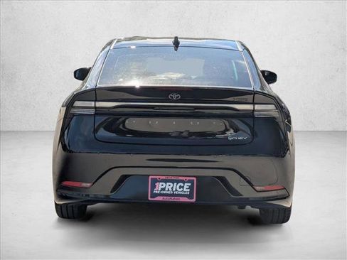 Used 2025 Toyota Prius Plug-In Hybrid image 6