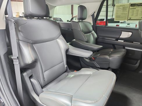 Used 2025 Ford Expedition Active AWD/4WD image 52