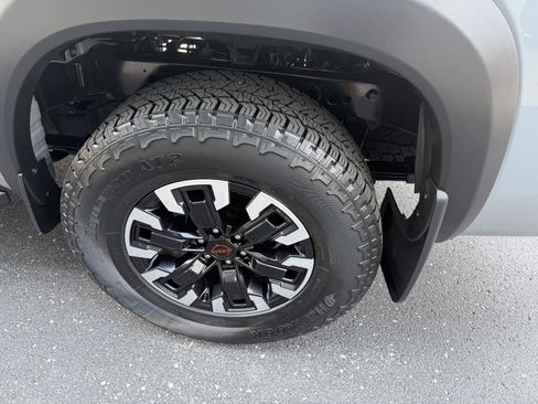 Used 2024 Nissan Frontier PRO-4X w/ Technology Package AWD/4WD image 19