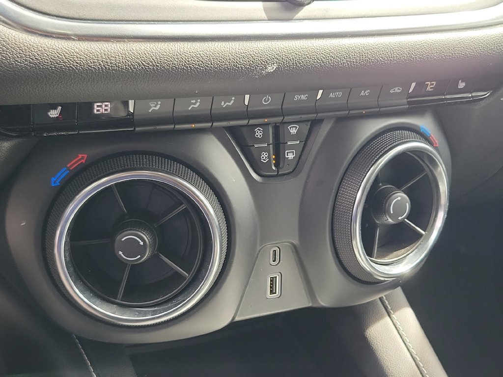 Used 2025 Chevrolet Blazer LT FWD image 30