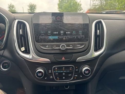 Used 2018 Chevrolet Equinox LT w/ Sun & Infotainment Package AWD/4WD image 11
