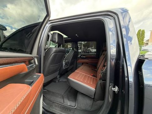 Used 2024 GMC Sierra 2500 Denali Ultimate w/ Snow Plow Prep/Camper Package AWD/4WD image 12