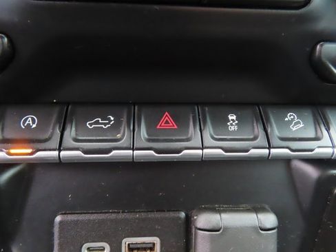 Used 2020 Chevrolet Silverado 1500 LT w/ All-Star Edition image 29