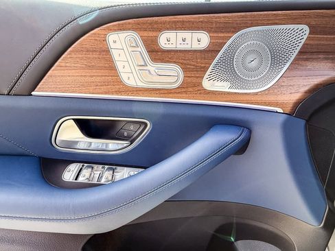 New 2026 Mercedes-Benz GLS 580 4MATIC image 22