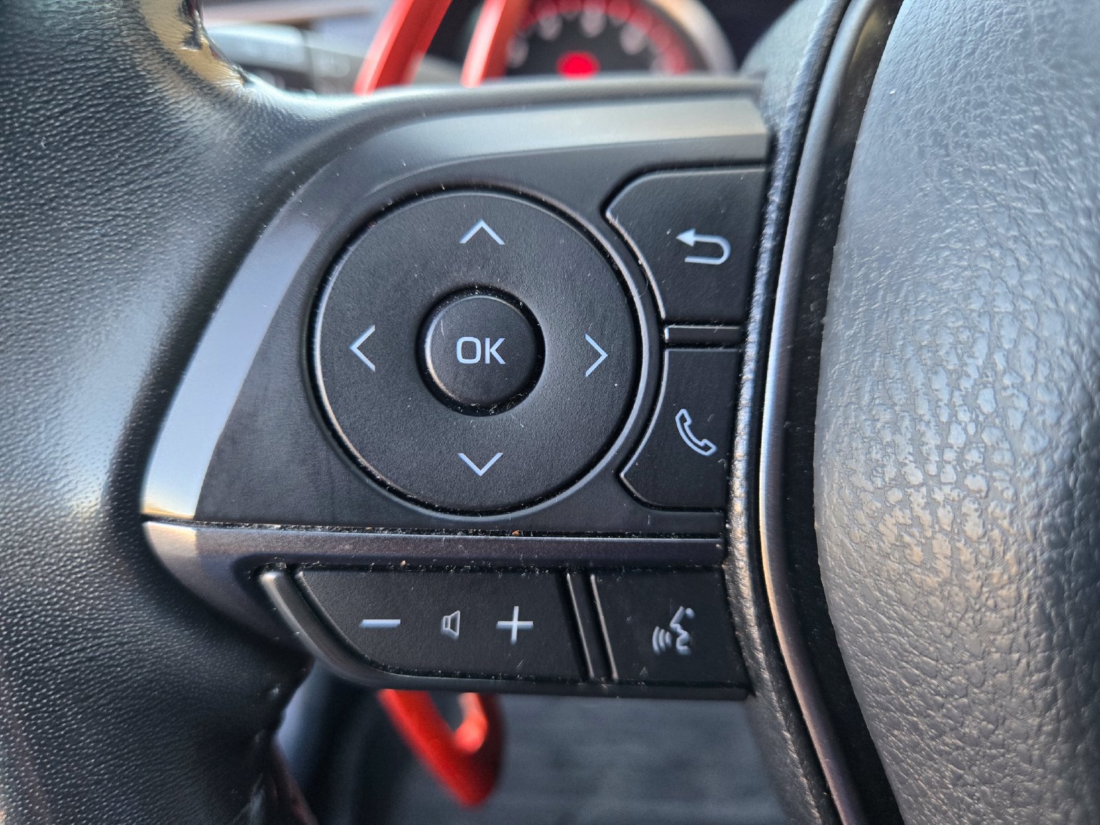 Used 2022 Toyota Camry XSE FWD image 12