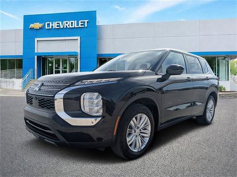 Used 2023 Mitsubishi Outlander ES image 7