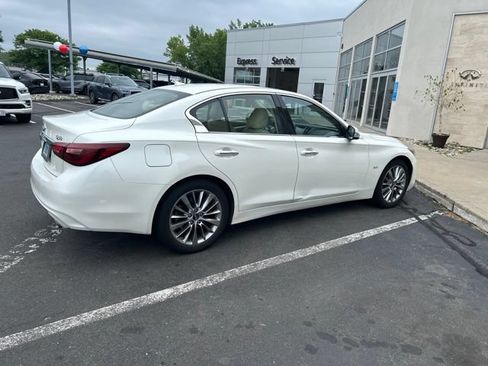 Used 2019 INFINITI Q50 Luxe w/ Essential Package (3.0T Luxe) AWD/4WD image 5