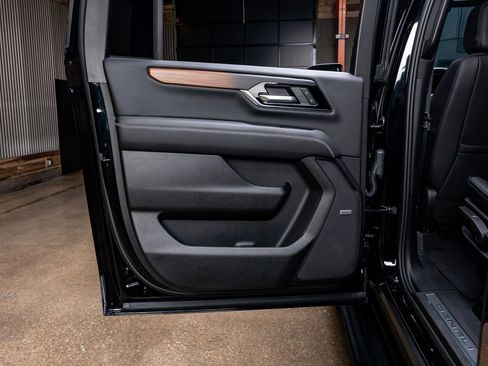 Used 2026 GMC Yukon XL Denali w/ Sun & Power Step Package AWD/4WD image 39
