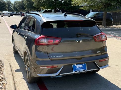 Used 2018 Kia Niro EX w/ EX Touring Graphite Edition FWD image 4