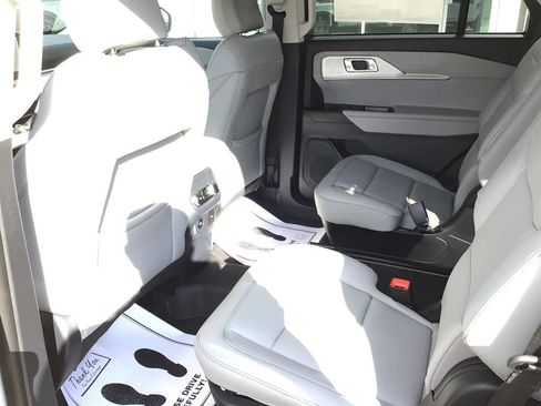 New 2026 Ford Explorer Active w/ Active Comfort Package image 15