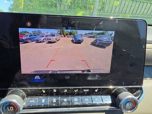 Used 2024 Chevrolet Colorado ZR2 w/ LPO, Sports Bar Package AWD/4WD image 13