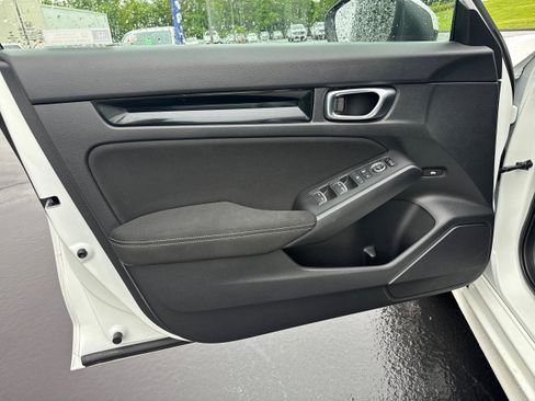 Used 2022 Honda Civic EX image 5