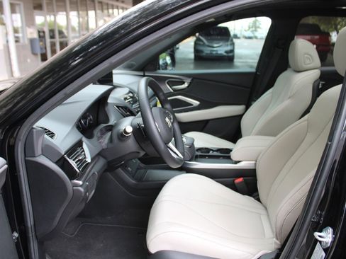 Used 2025 Acura RDX SH-AWD image 9