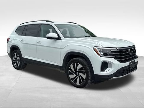Used 2024 Volkswagen Atlas SE FWD image 7