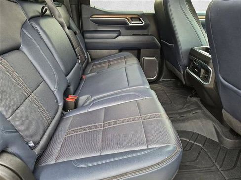 Used 2022 Chevrolet Silverado 1500 High Country w/ High Country Premium Package AWD/4WD image 6