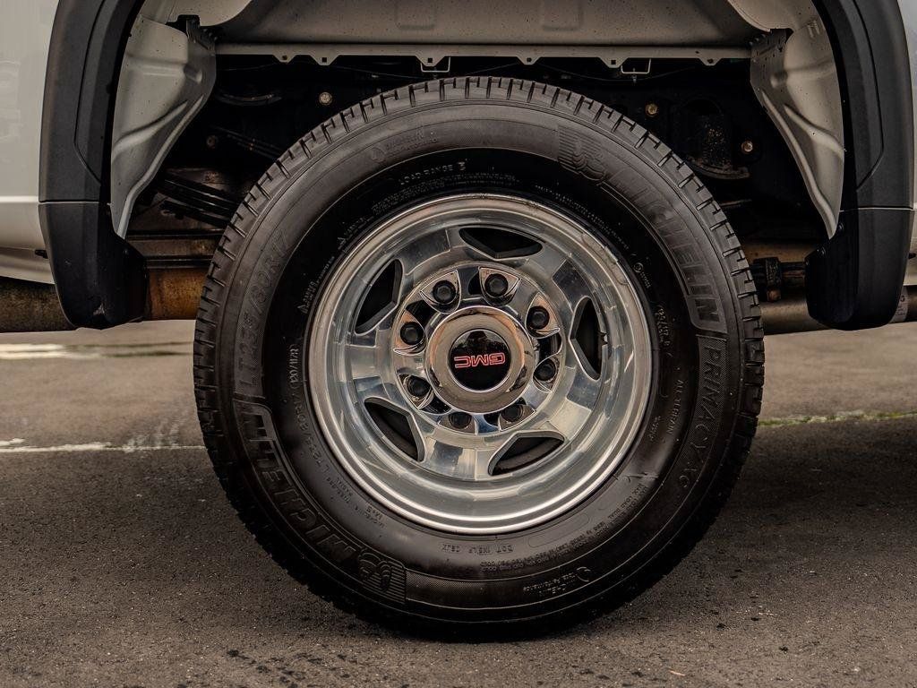 Used 2021 GMC Sierra 3500 Denali w/ Denali Ultimate Package AWD/4WD image 9