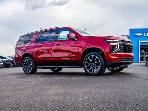 New 2026 Chevrolet Suburban RST AWD/4WD image 9