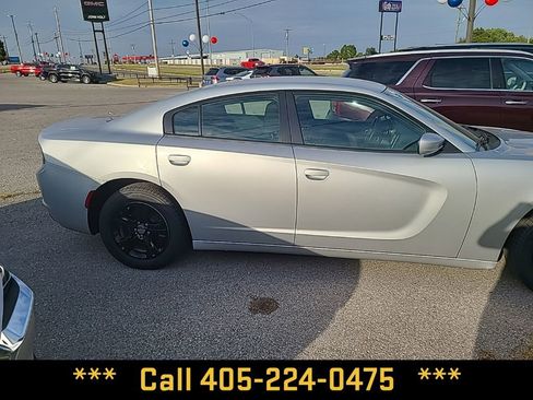 Used 2022 Dodge Charger SXT RWD image 11