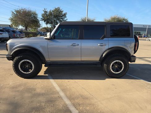 Used 2023 Ford Bronco Outer Banks w/ Sasquatch Package image 6