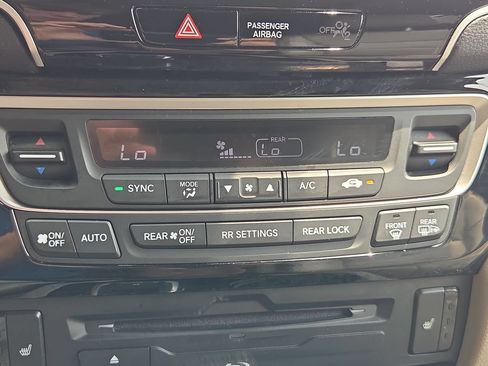 Used 2020 Honda Pilot Touring image 46
